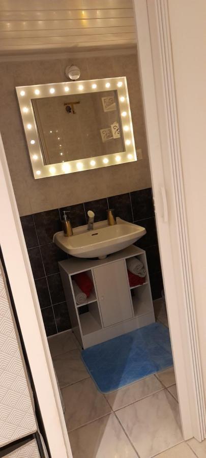 Tres Belle Appartement F1 Bis 페르피냥 외부 사진